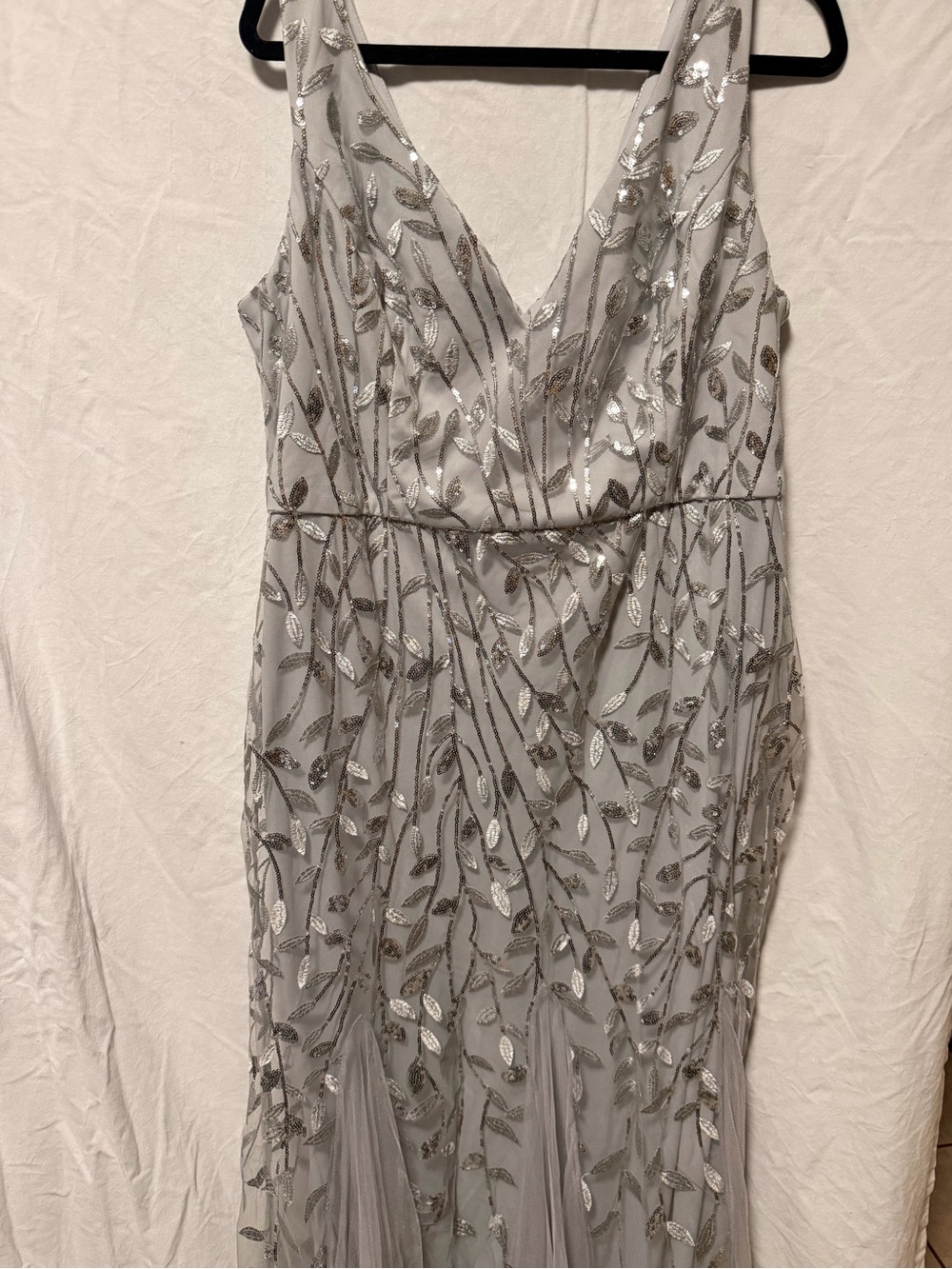Ever Pretty Silver Leaf Sequin V-Neck Maxi Dress